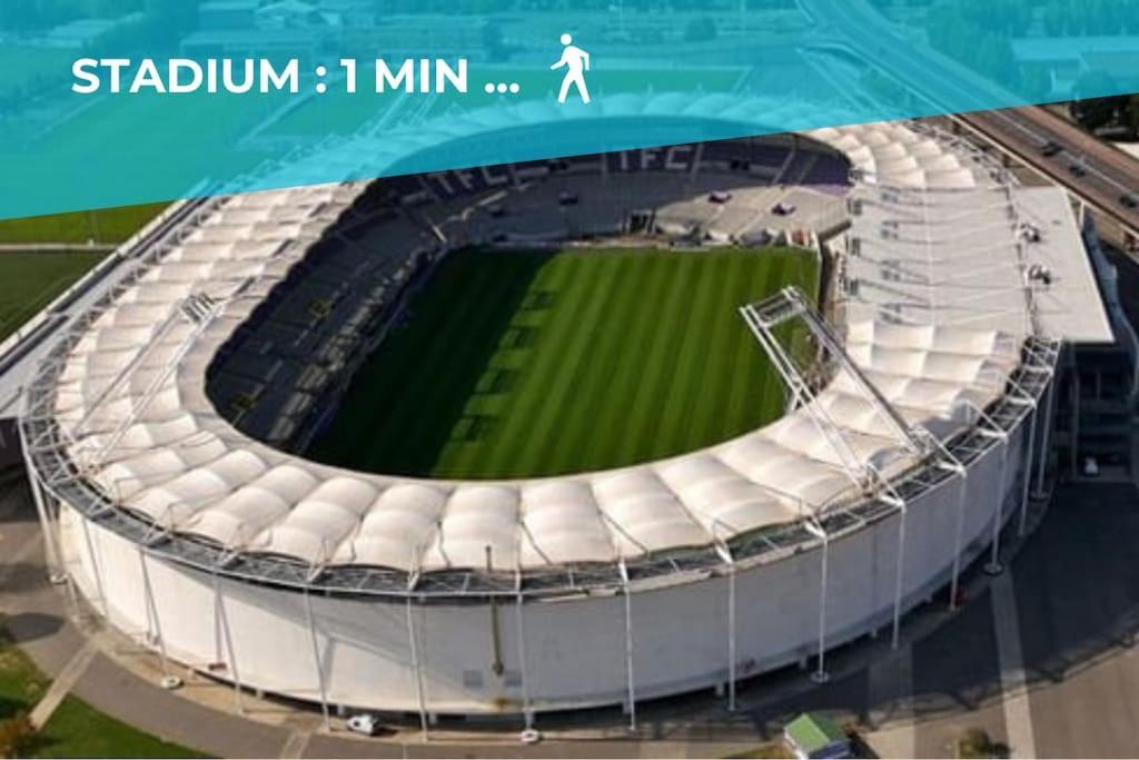 Toit Des Reves - Parking - Stadium Toulouse Exteriör bild